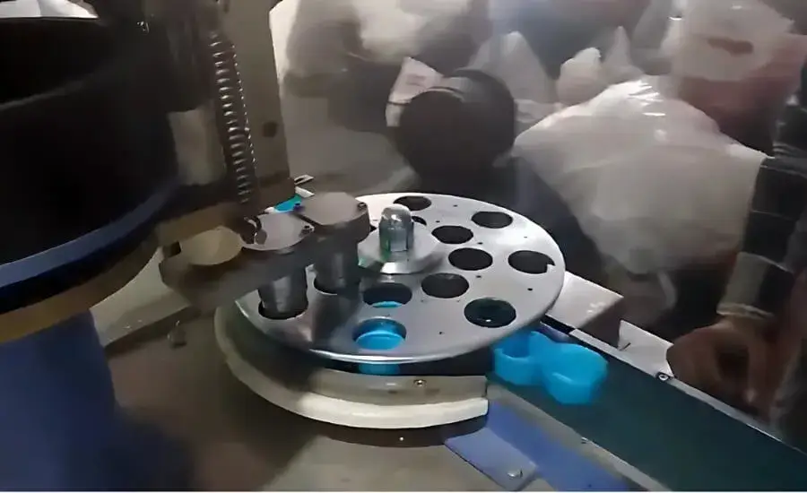 Cap Folding and Slitting Machine front view – SurplusPack